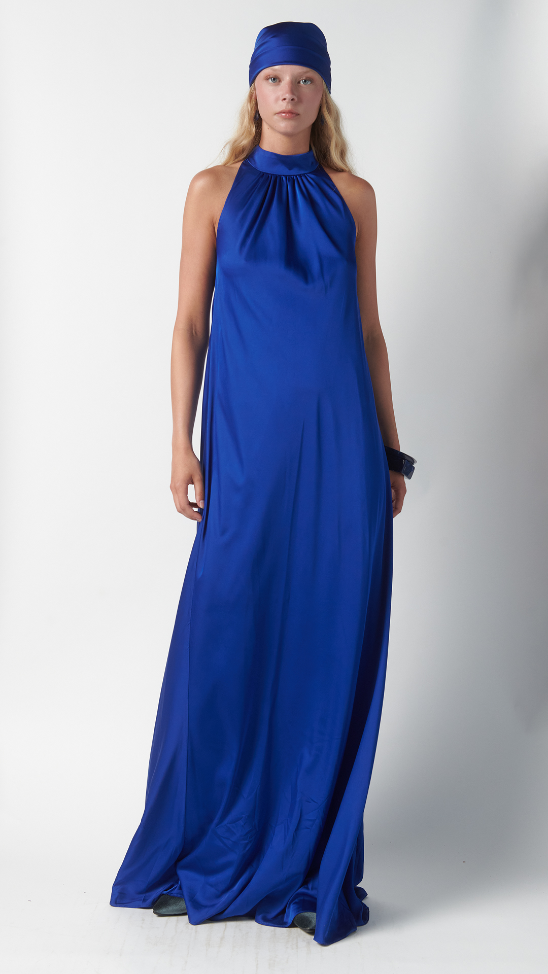 Abito in seta blu zaffiro